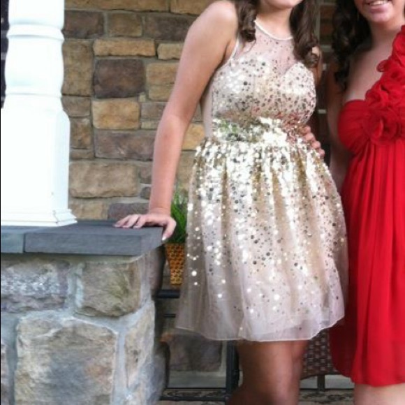 dELiA*s Dresses & Skirts - Sparkly gold/champagne homecoming dress